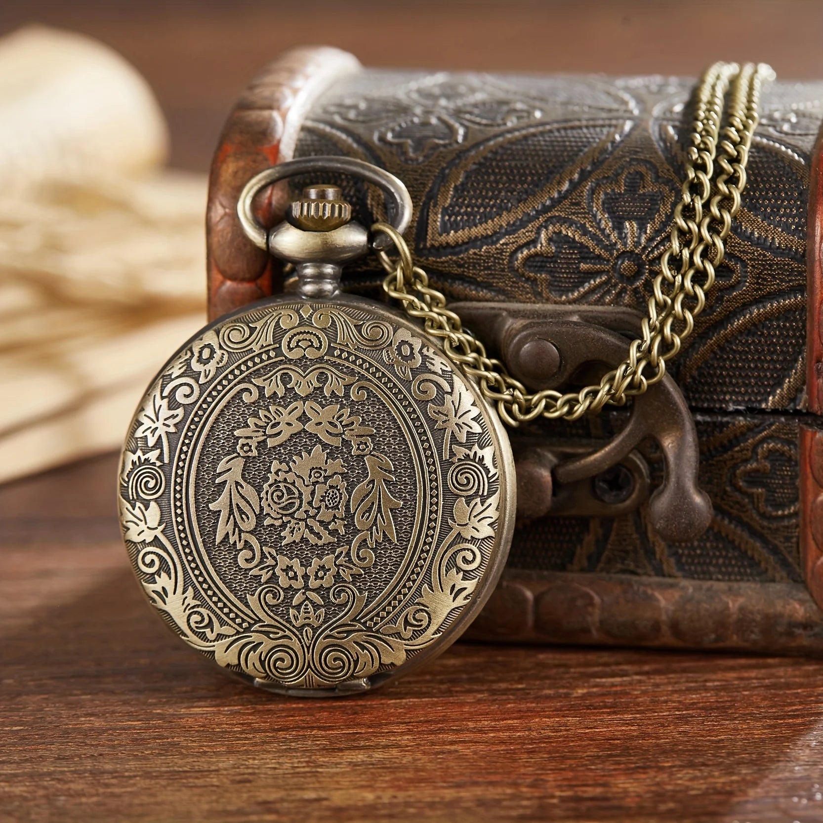 Relógio de Bolso Vintage com Tampa Gravada