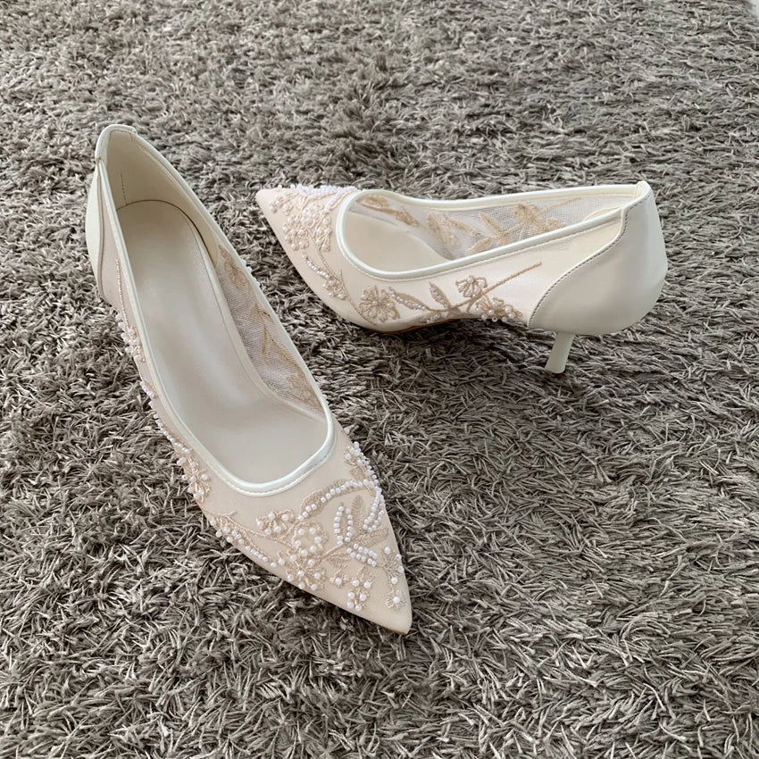 Sapatos de Noiva com Bordado e Salto Alto