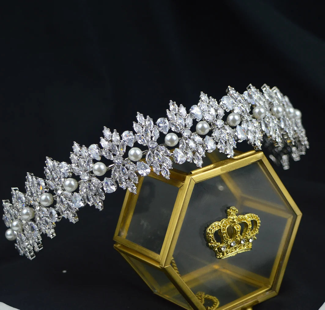 Tiara Luxo com Zircónias Cúbicas