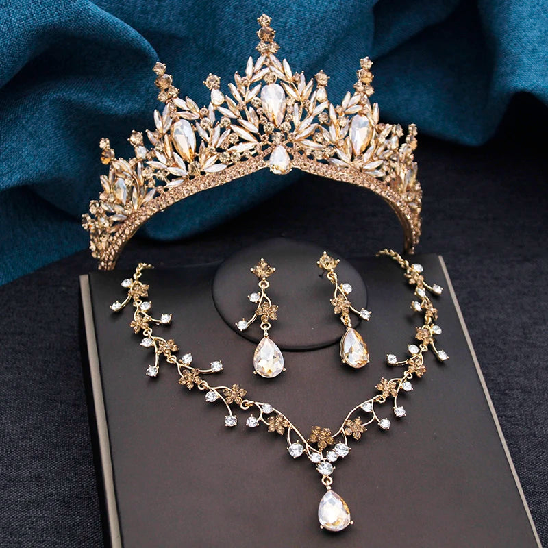 Conjunto Barroco Luxo para Noiva – Coroa, Colar e Brincos com Cristais