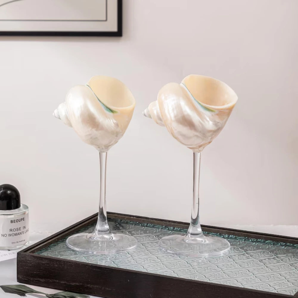 Conjunto com 2 Taças de Vinho em Formato de Concha