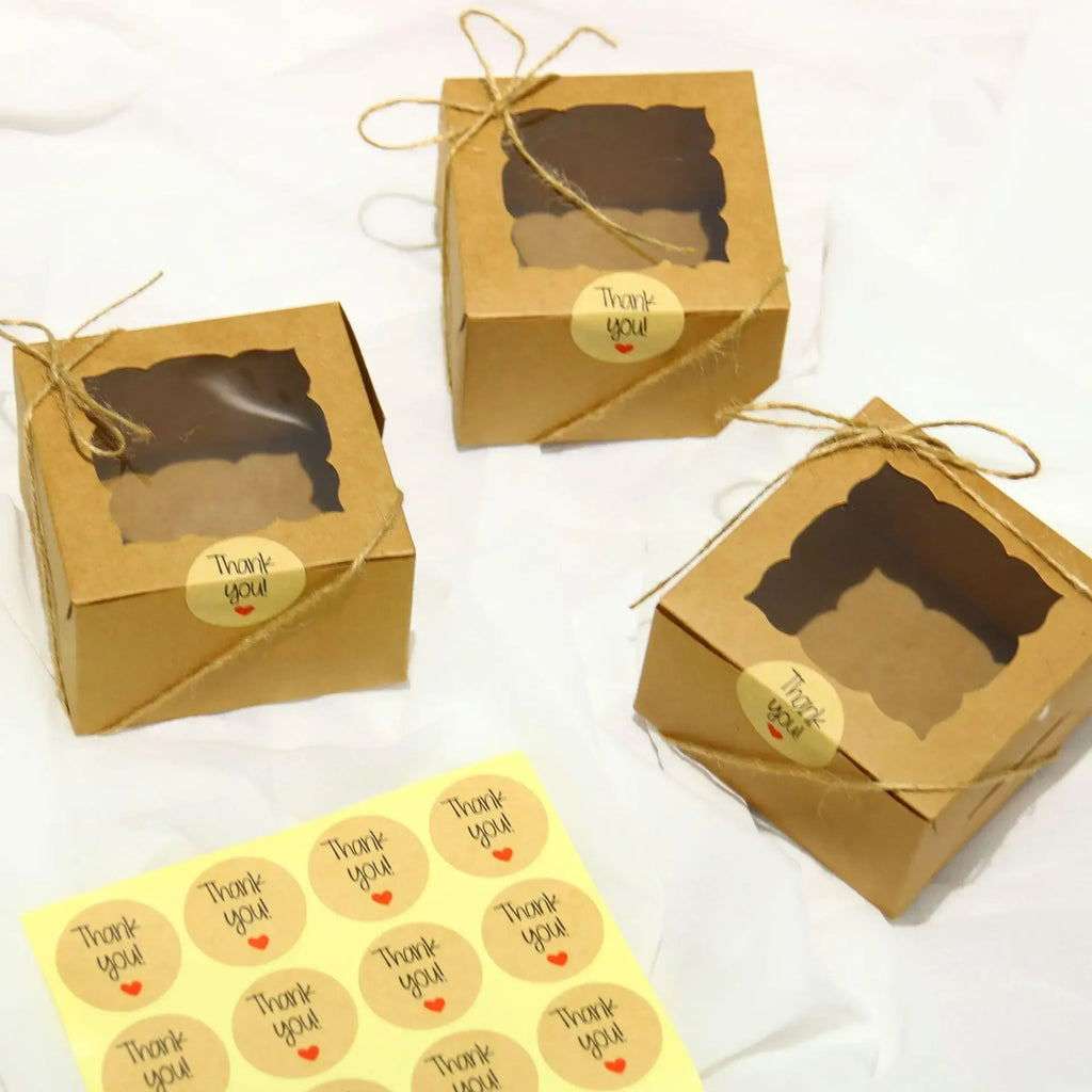Caixa Kraft com Janela, Adesivo e Cordão para Doces e Lembranças