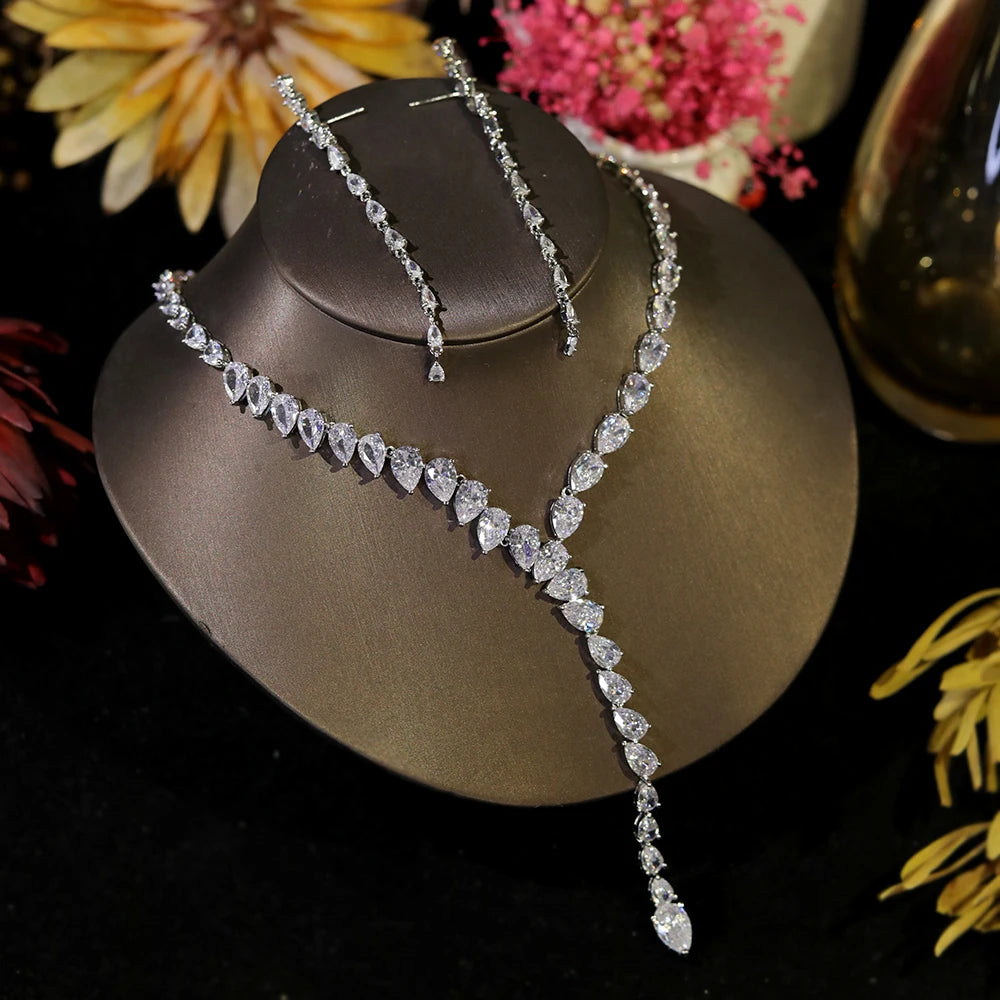 Conjunto de Joias com Zircónias Gota – Colar Choker e Brincos Elegantes