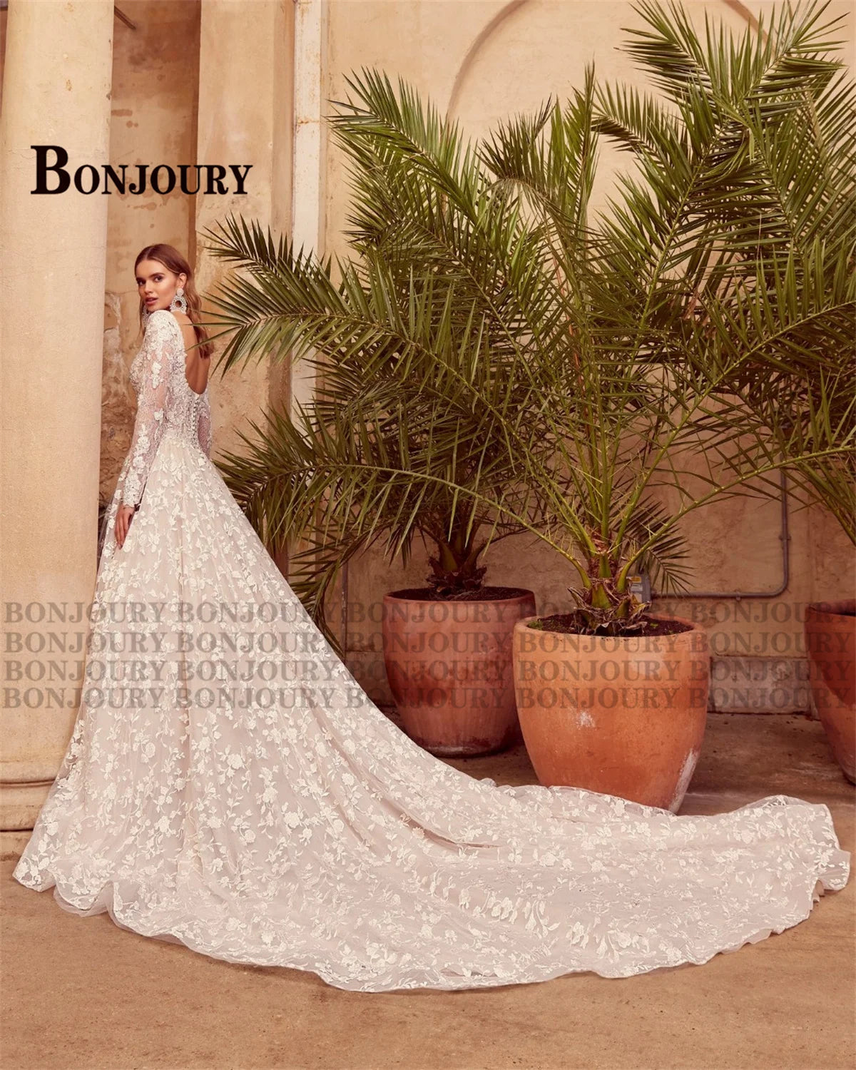 Vestido de Noiva Clássico A-Line com Decote Quadrado e Cauda Real