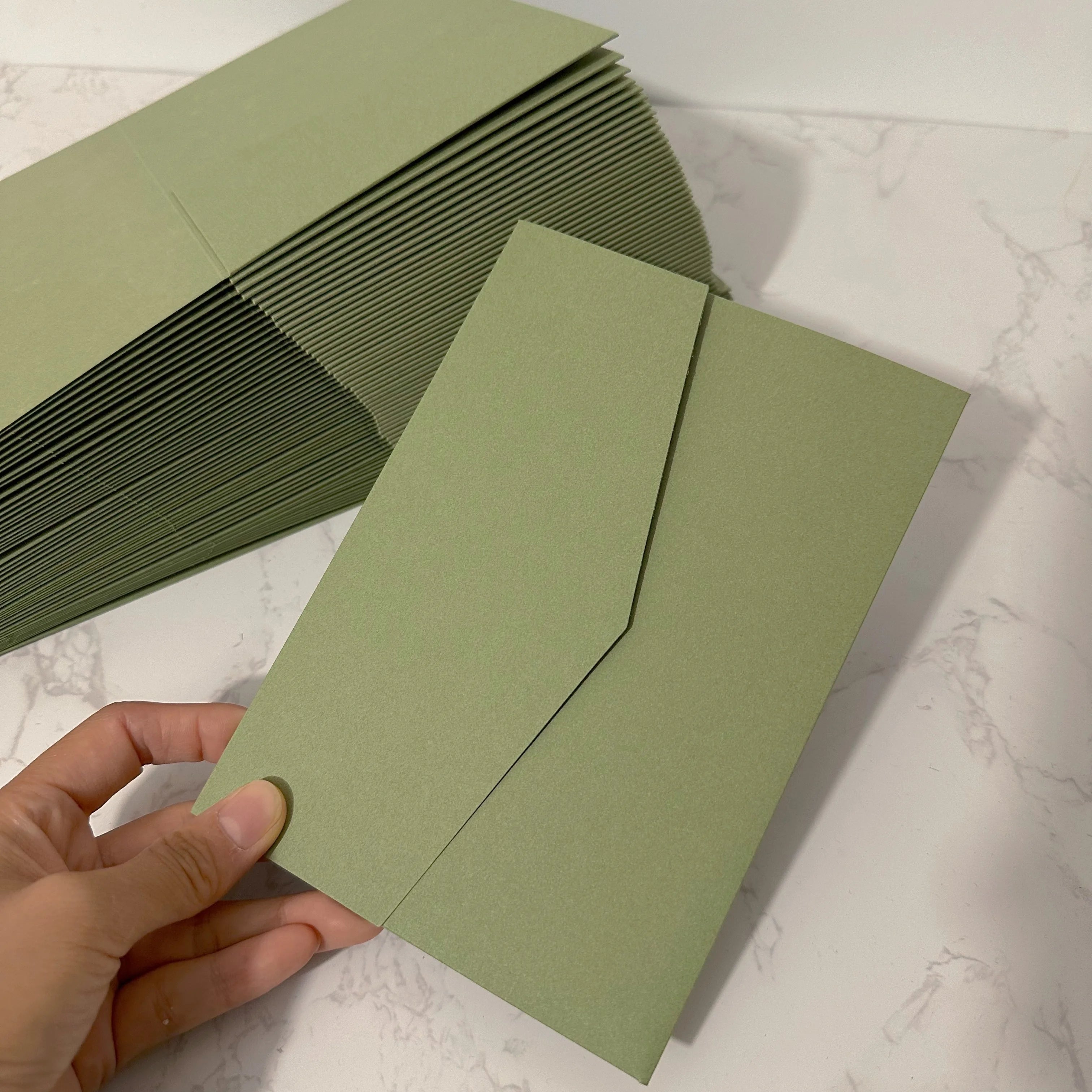 Convites Pocketfold DIY Verde Sálvia – 20 ou 25 Unidades | Personalize o Convite Perfeito