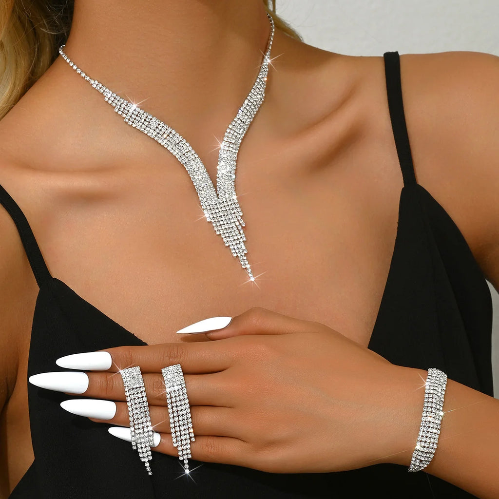 Conjunto Luxo de Noiva com Cristais – Colar de Franjas, Brincos e Pulseira