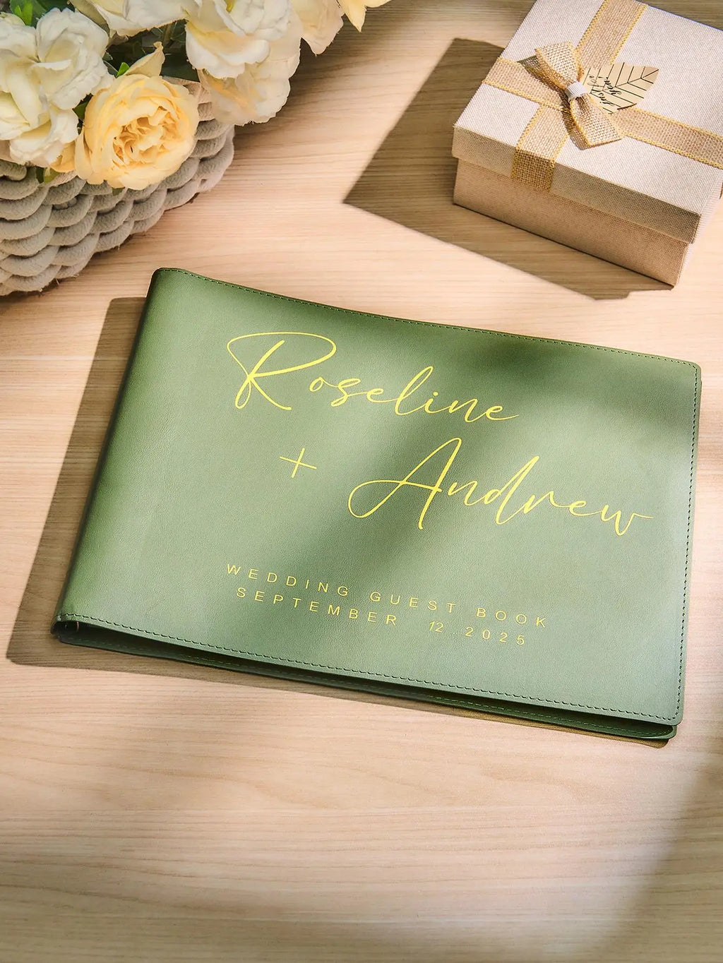 Livro de Honra Personalizado Moderno | Capa Colorida com Nome e Data