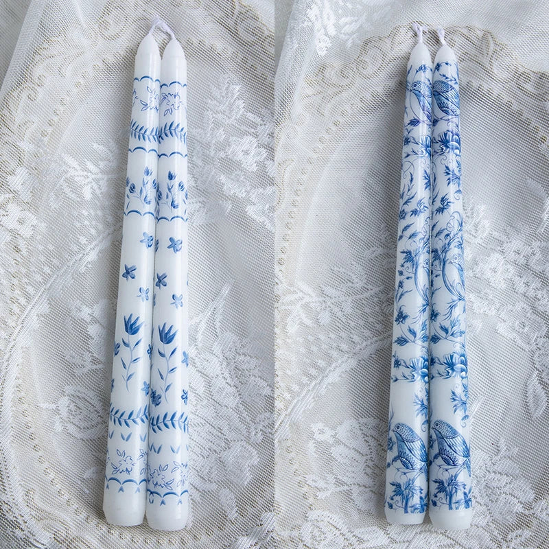 Velas Aromáticas Longas Azul e Branco — Kit com 2 Unidades