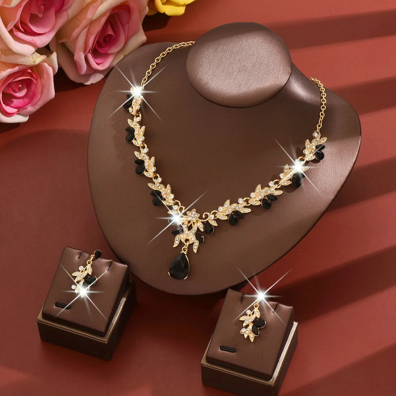 Conjunto de Joias com Cristais