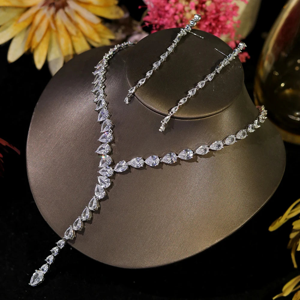 Conjunto de Joias com Zircónias Gota – Colar Choker e Brincos Elegantes