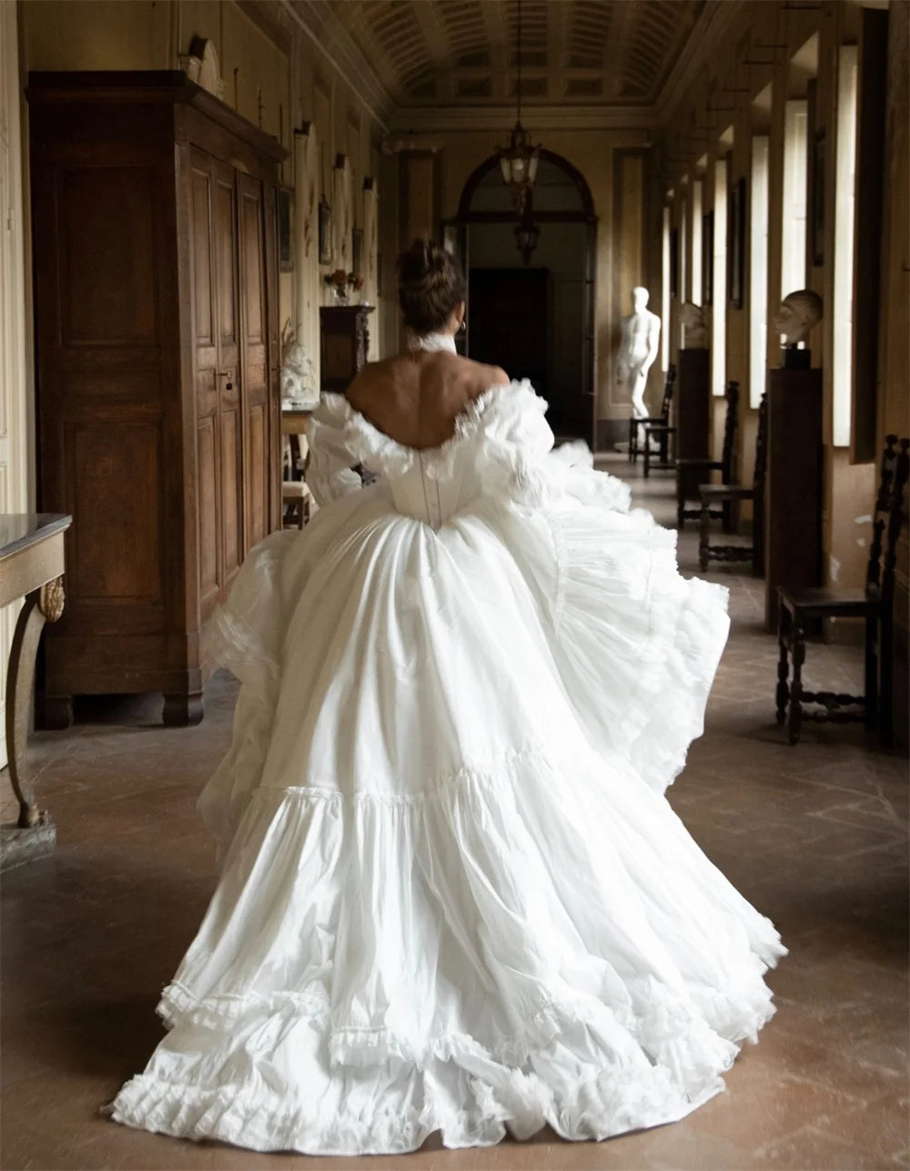 Vestido de Noiva Tokyo White com Mangas Removíveis — Elegância em Cada Detalhe