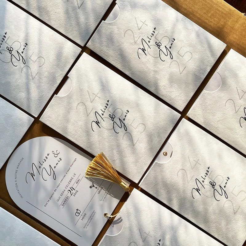 Convites de Casamento em Veludo Personalizados – Luxo Premium com Envelope Incluído