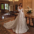 Vestido de Noiva Princesa em Tule com Ombros Descobertos e Aplicações Luxuosas