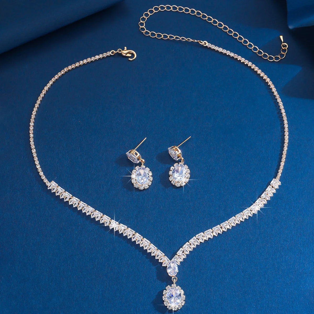 Conjunto de Joias com Zircónias – Colar e Brincos Elegantes