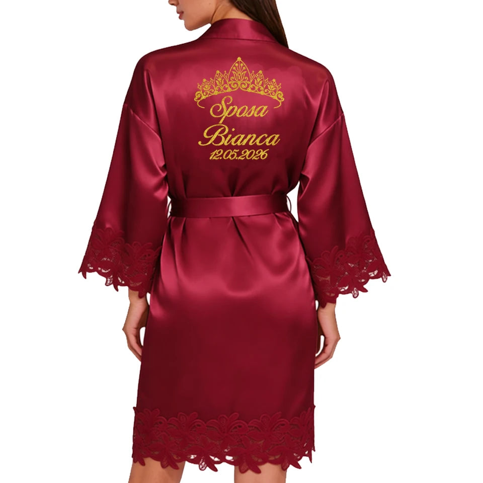 Robe Personalizado para Noiva – Com Nome e Data Bordados | Roupão de Cetim com Renda para Casamento