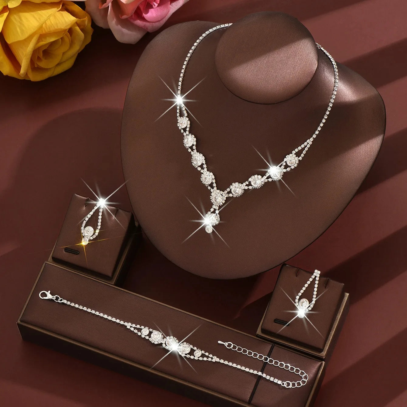 Conjunto de Joias com Strass – Colar, Brincos e Pulseira