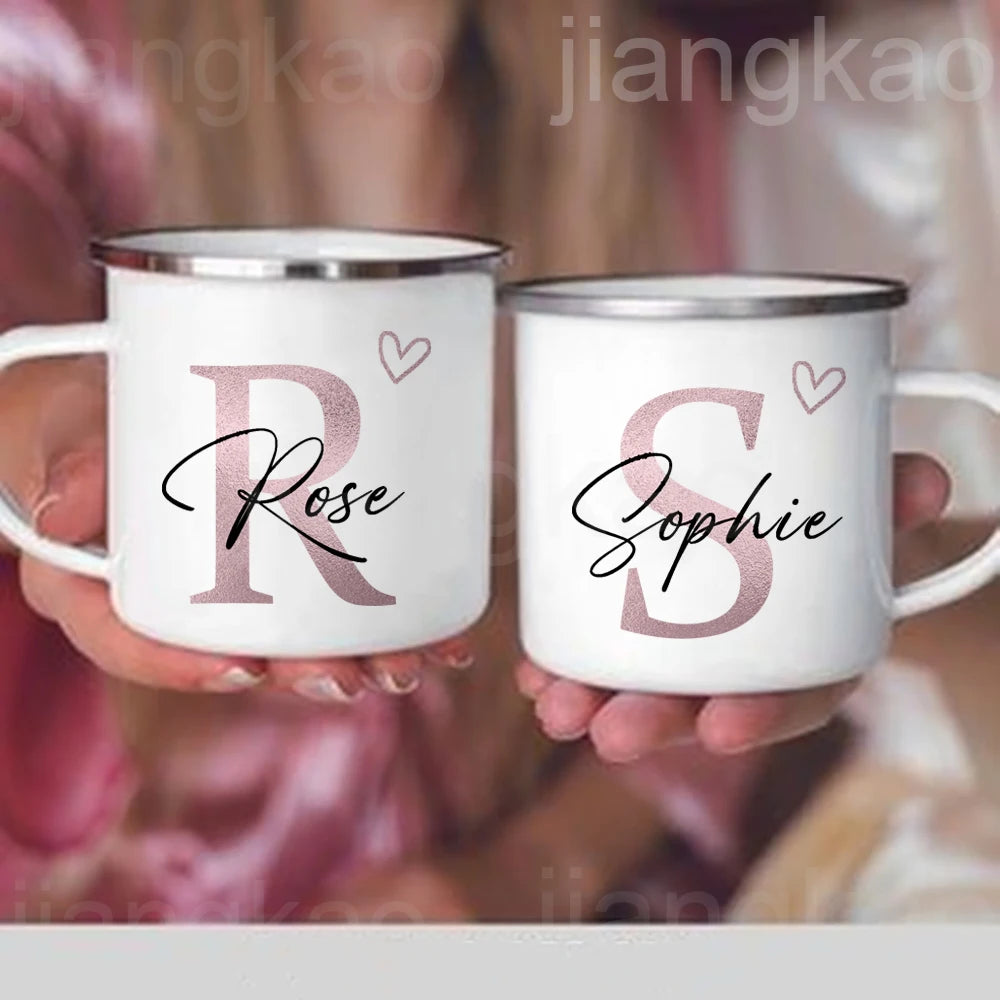 Caneca Personalizada com Inicial em Coração e Nome