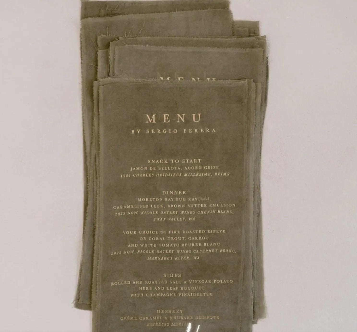 Menu de Casamento em Seda com Bordas Rasgadas