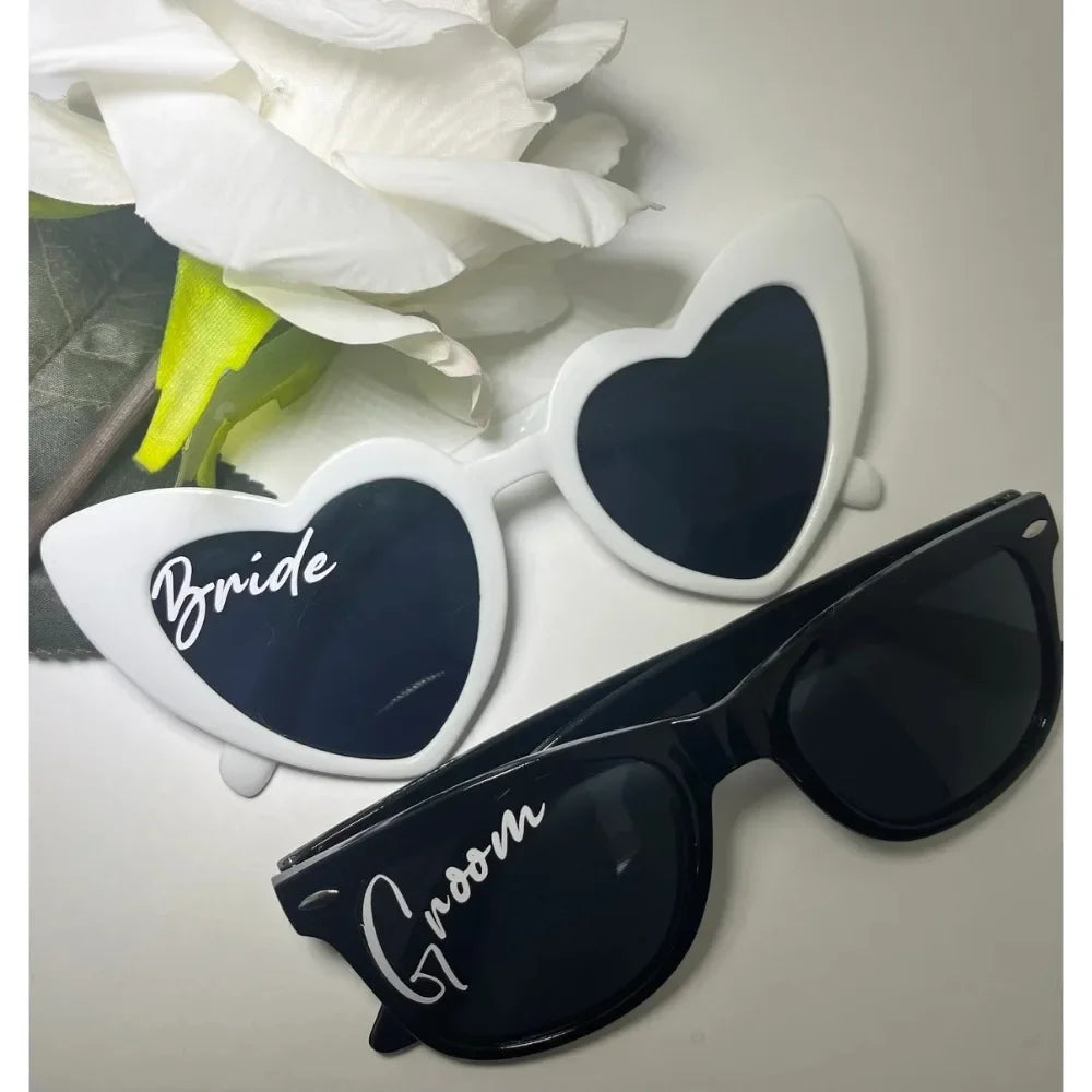 Óculos "Mr & Mrs" com Pérolas – Conjunto de 2 para Casamento e Despedida de Solteira