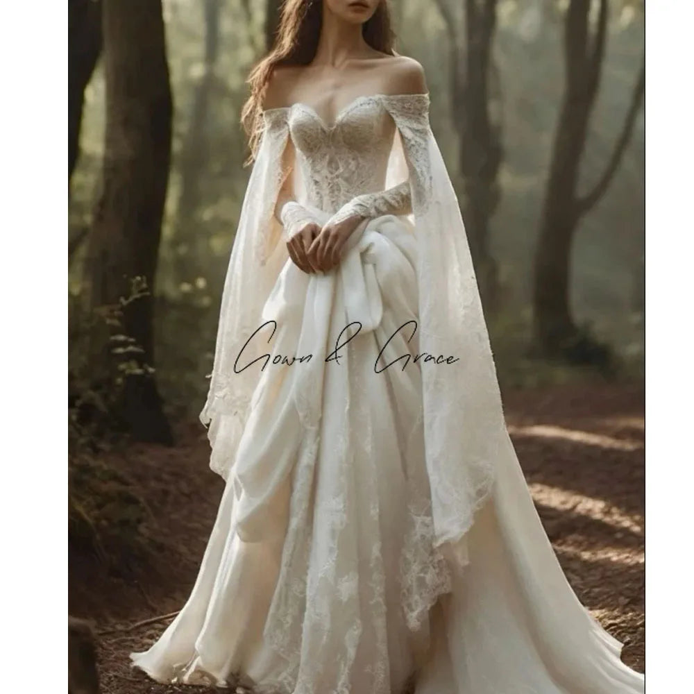 Vestido de Noiva Romântico A-Line em Renda com Decote Coração e Costas Abertas