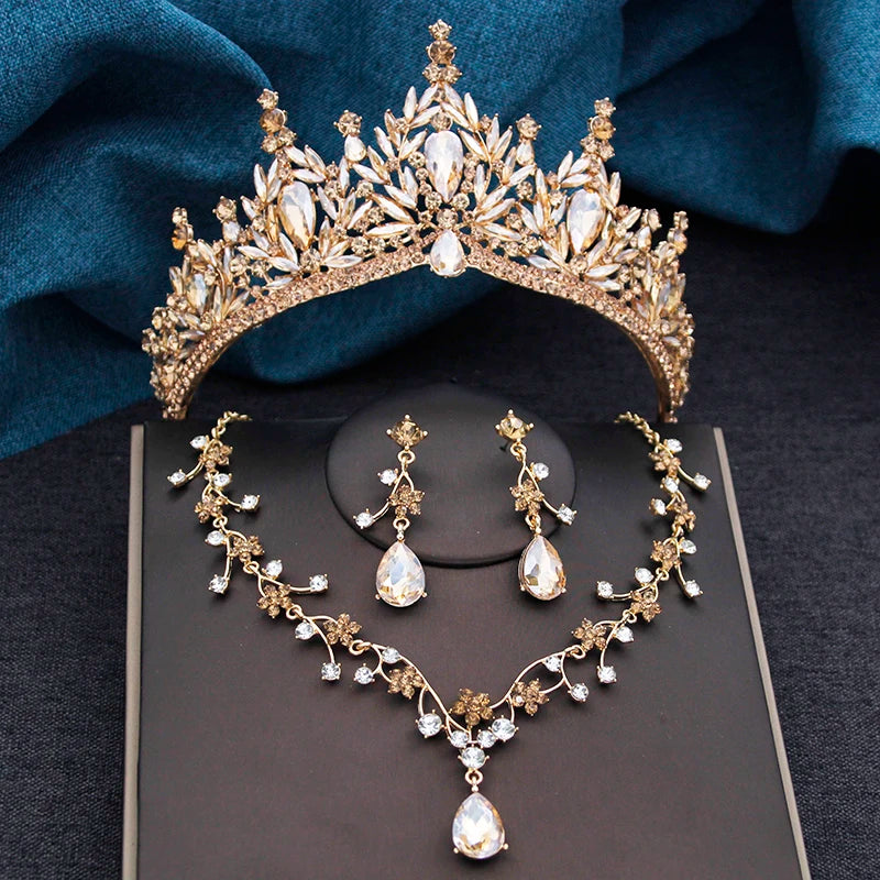 Conjunto Barroco Luxo para Noiva – Coroa, Colar e Brincos com Cristais