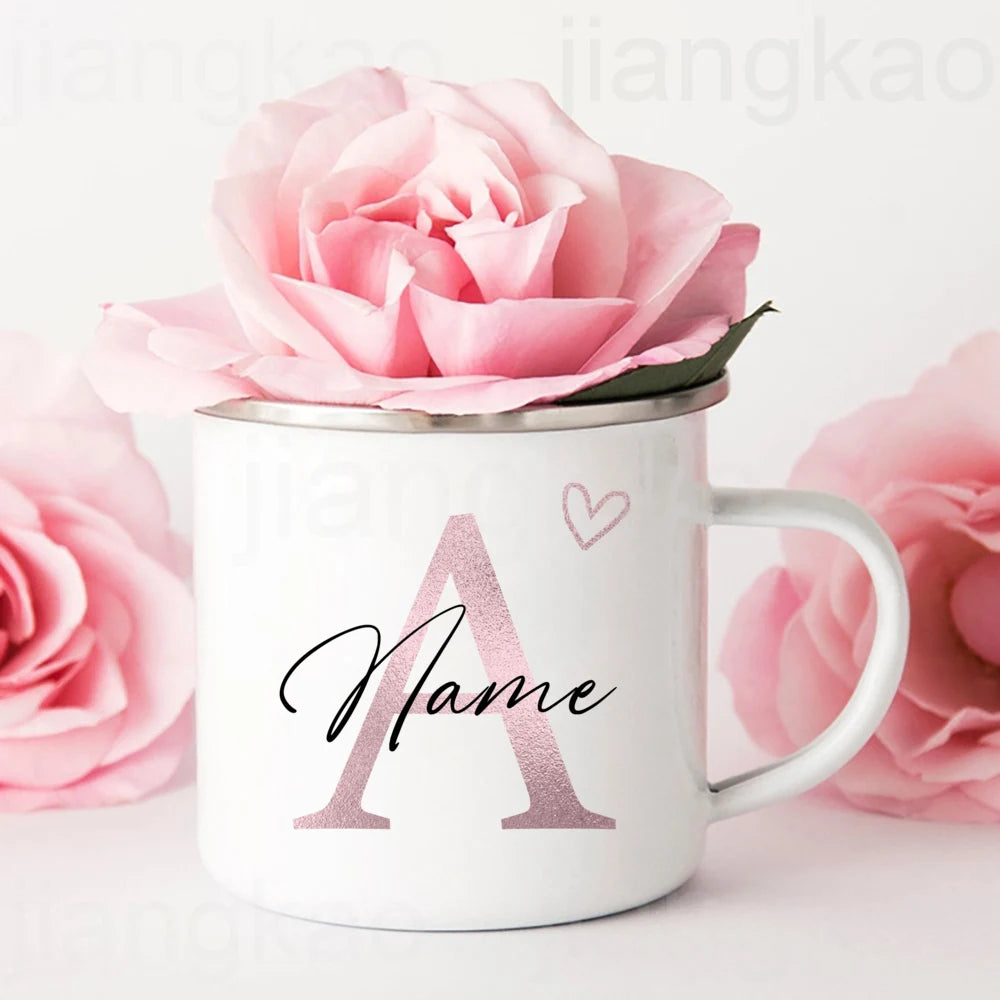 Caneca Personalizada com Inicial em Coração e Nome