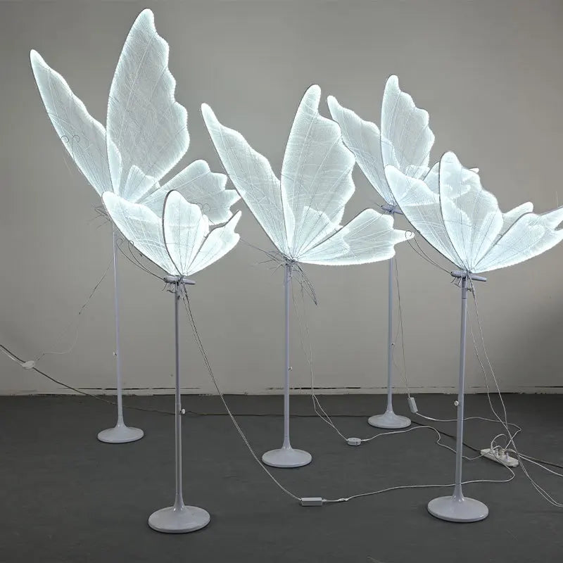 Borboleta Decorativa com Luz LED – Estrutura para Casamentos e Eventos