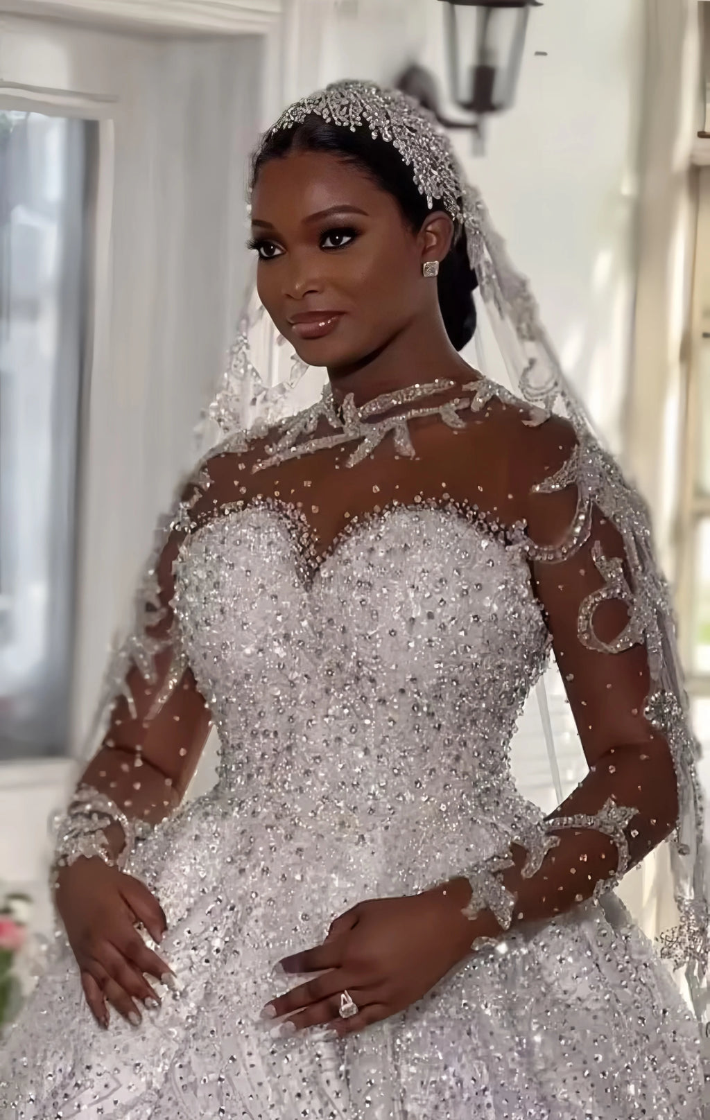 Vestido de Noiva Princesa Luxuoso com Mangas Compridas