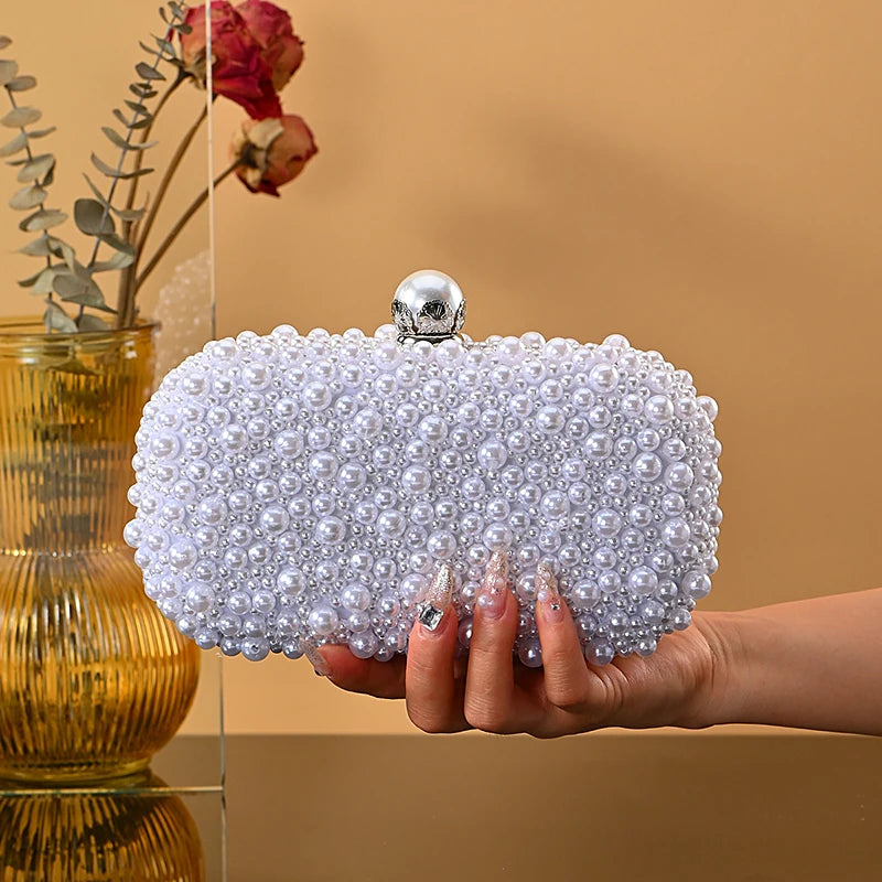 Clutch Luxo Bordada com Pérolas