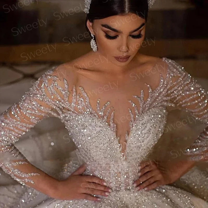 Vestido de Noiva Princesa com Brilho, Renda e Mangas Compridas