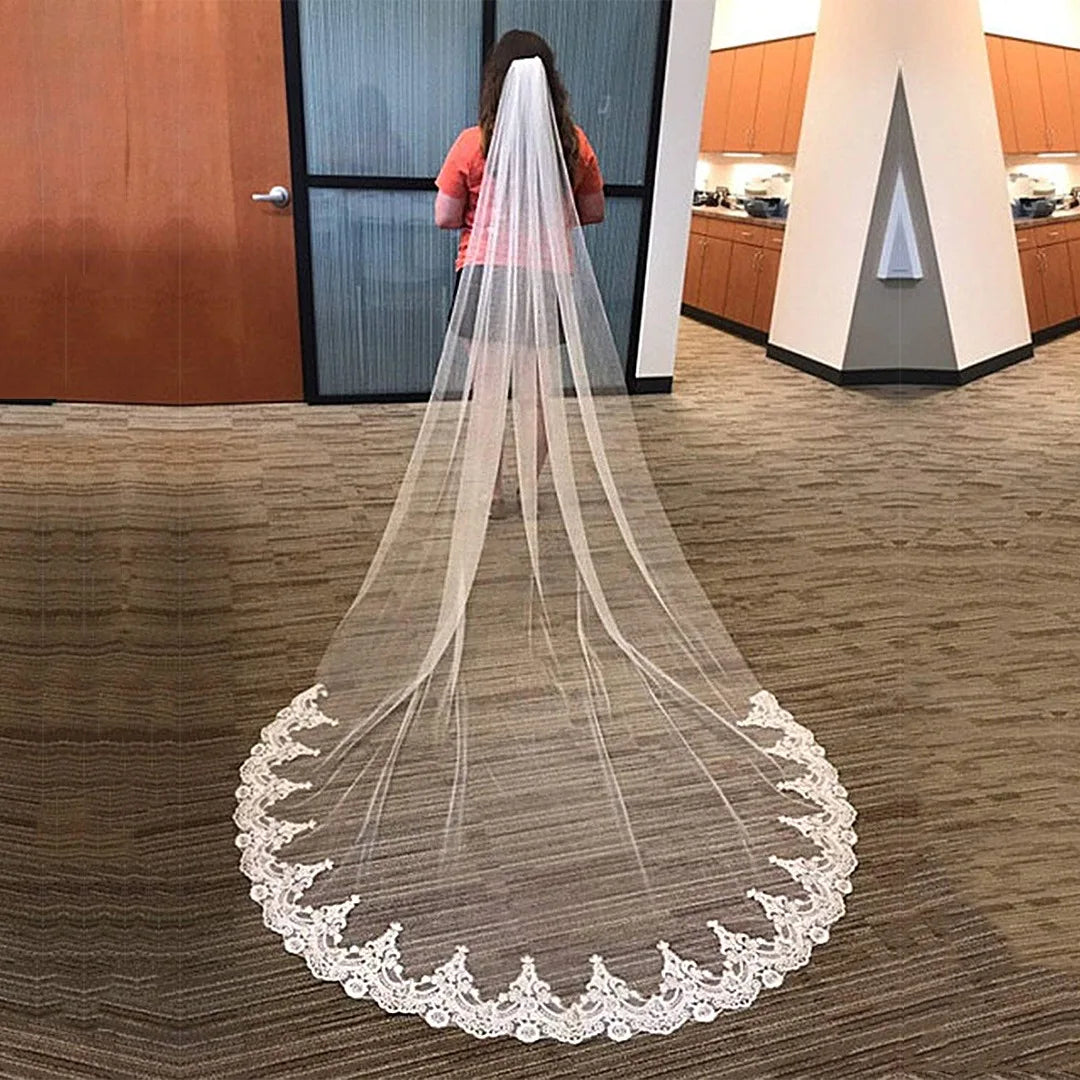 Véu de Noiva Catedral com Renda Floral – Elegância Intemporal para o Seu Grande Dia