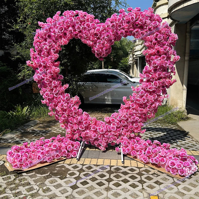 Arco Floral Artificial em Forma de Coração – Decoração Luxuosa para Casamentos