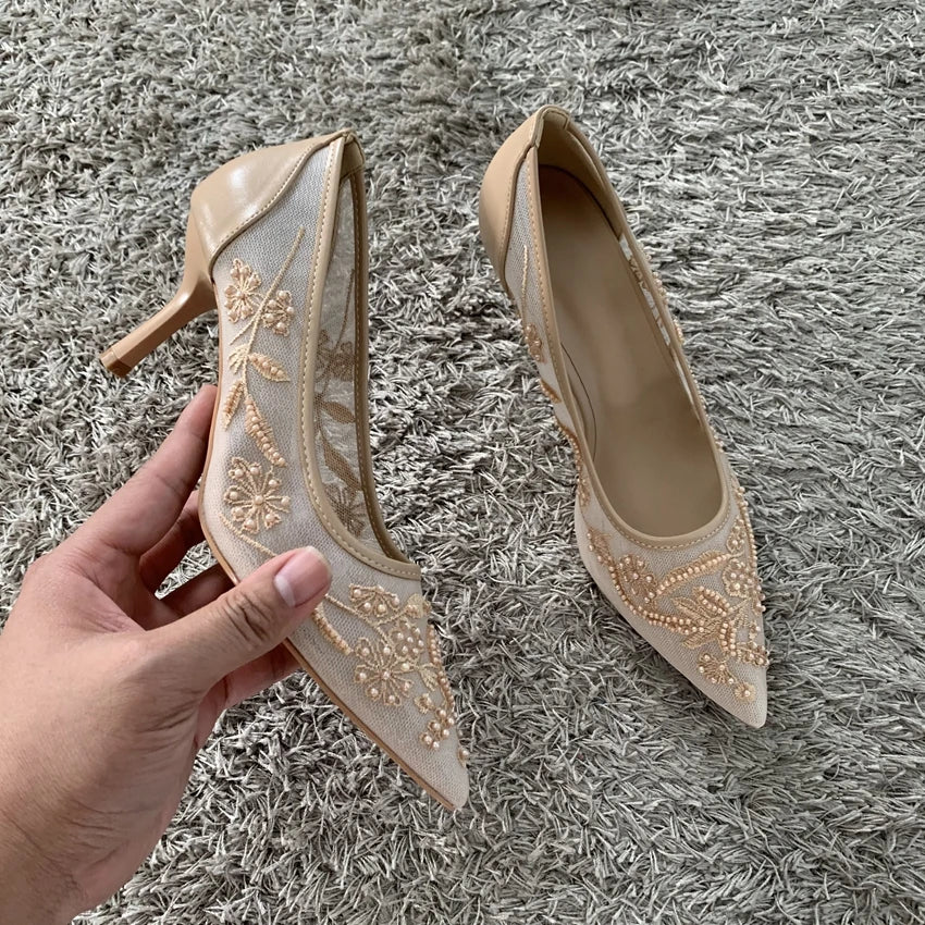 Sapatos de Noiva com Bordado e Salto Alto
