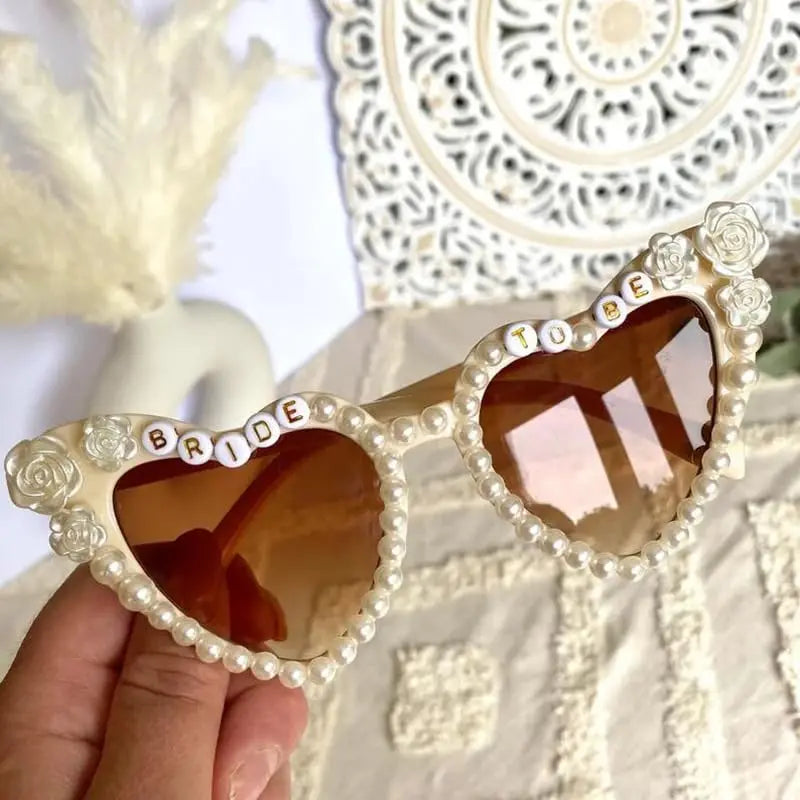 💍 Óculos de Sol Coração com Pérolas — Bride To Be 💍