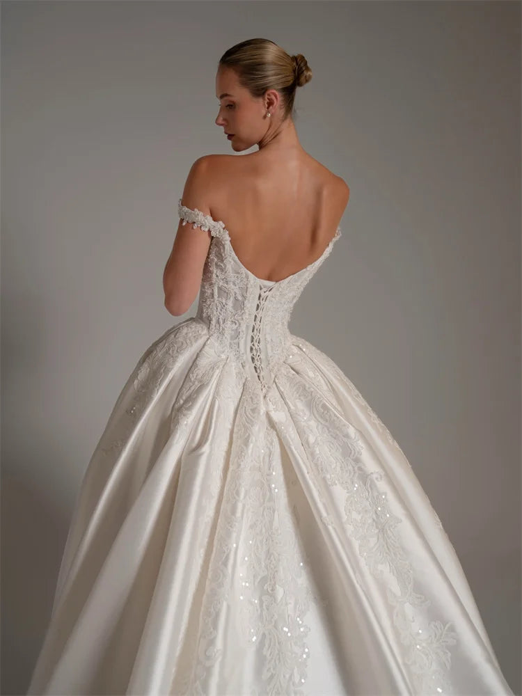 Vestido de Noiva A-Line Sweetheart — Cetim Macio com Amarração nas Costas