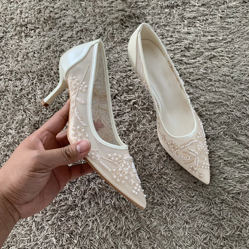 Sapatos de Noiva com Bordado e Salto Alto