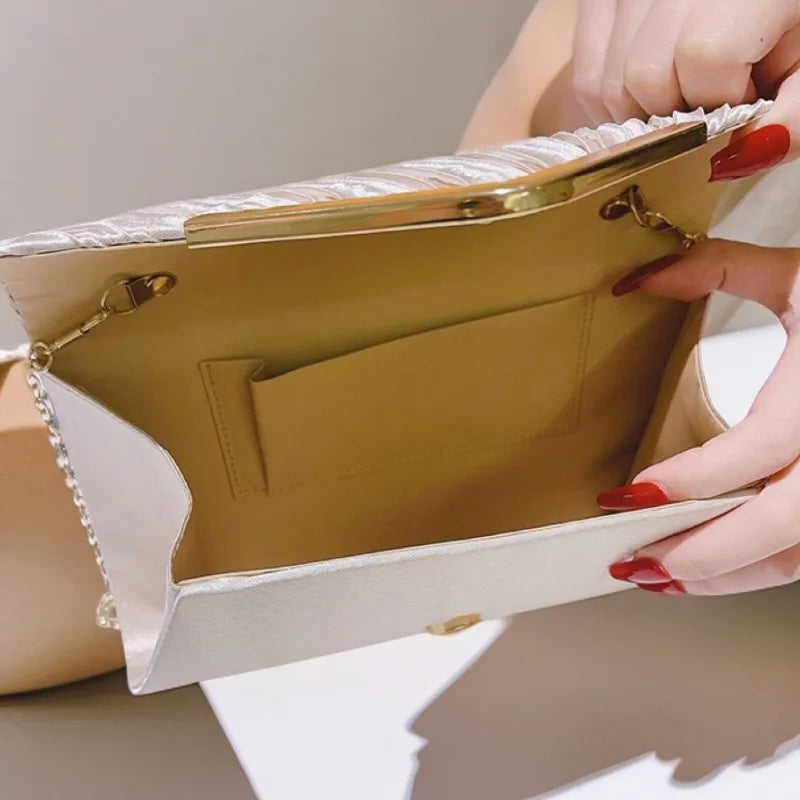 Clutch Plissada com Brilho