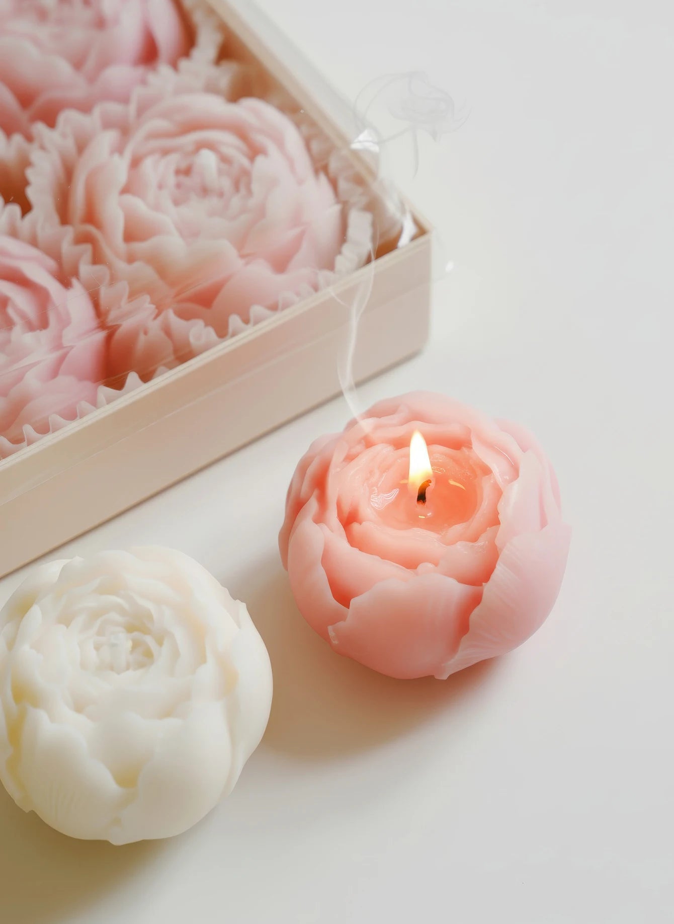 Kit com 4 Velas Artesanais em Forma de Rosa — Caixa Presente