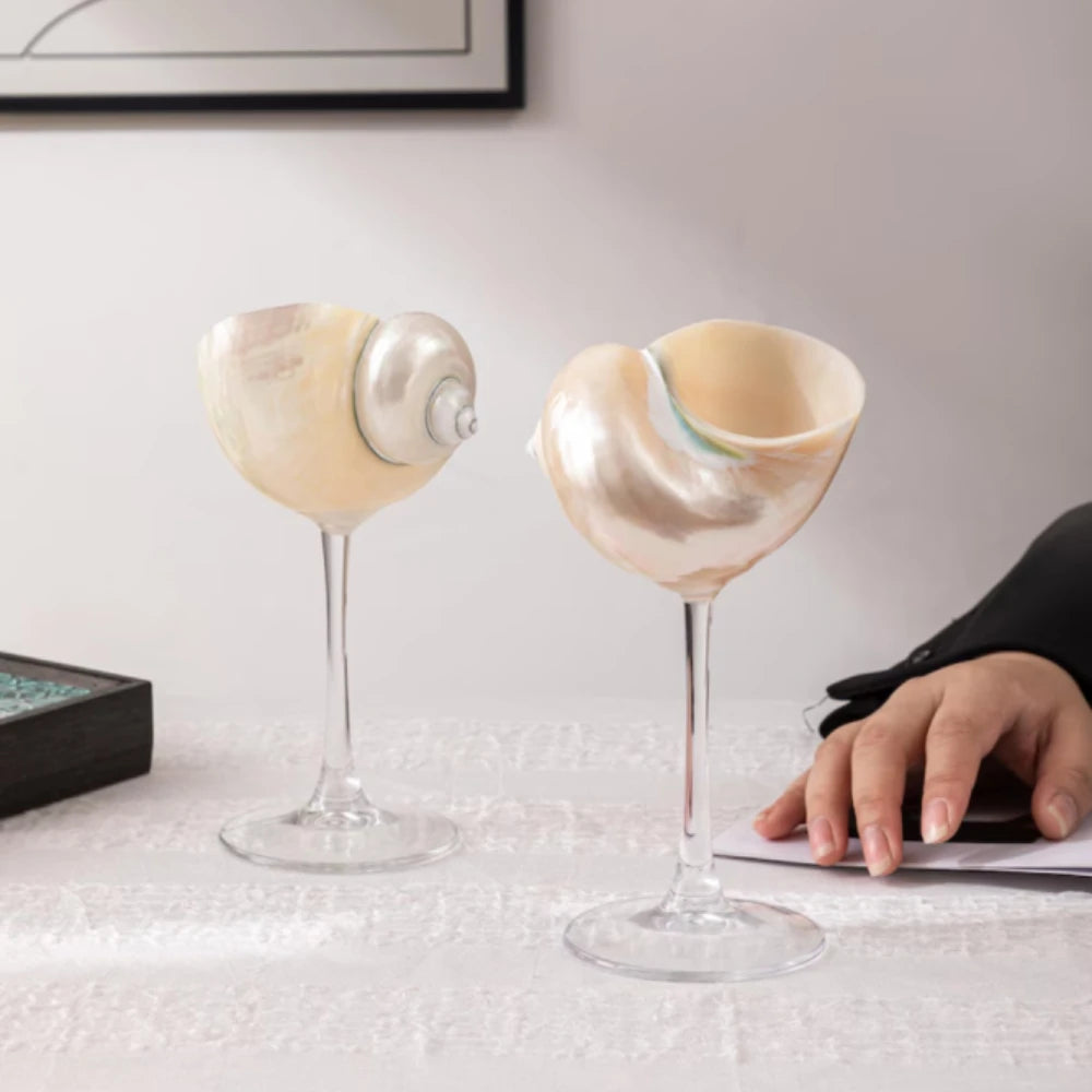 Conjunto com 2 Taças de Vinho em Formato de Concha