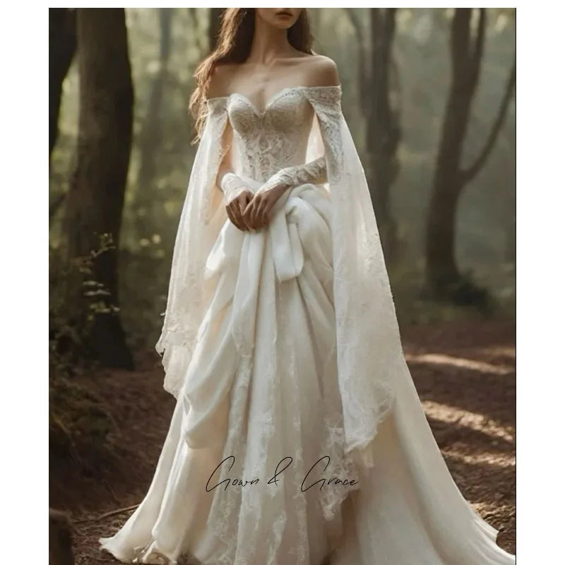Vestido de Noiva Romântico A-Line em Renda com Decote Coração e Costas Abertas