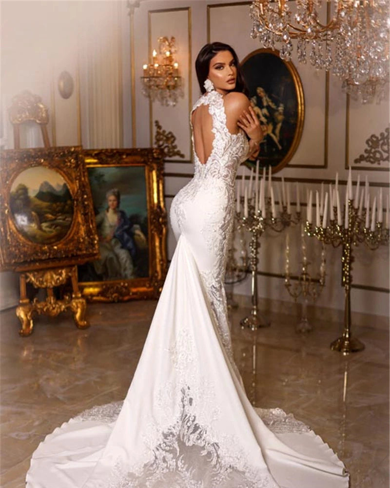 Vestido de Noiva Sereia Halter Neck — Cetim Macio com Renda e Corte Sexy