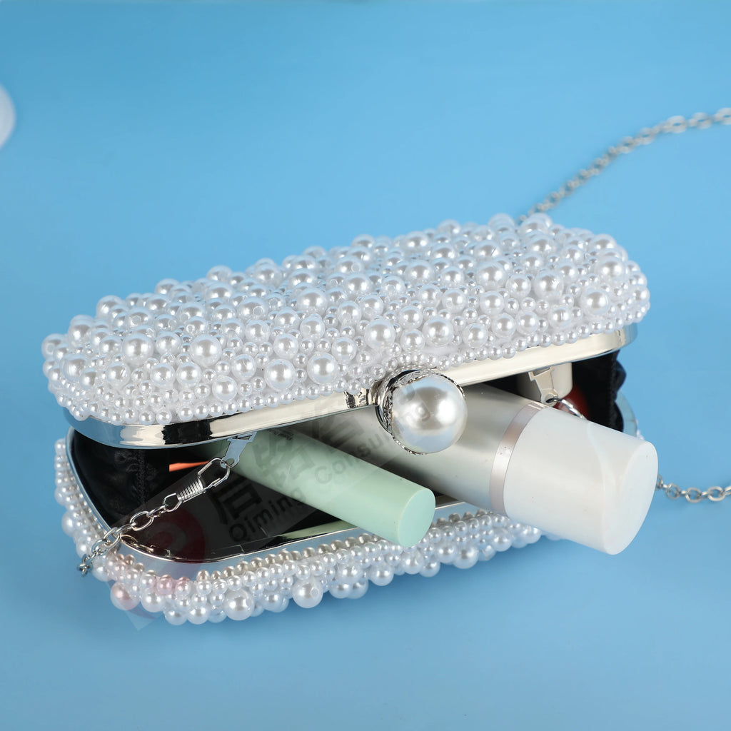 Clutch Luxo Bordada com Pérolas