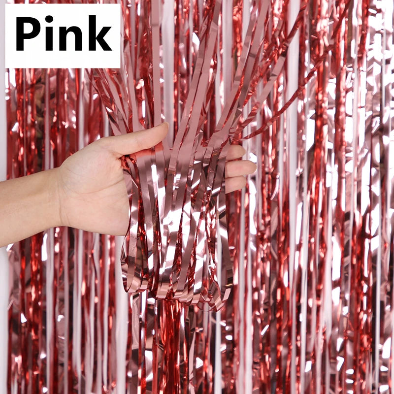 Cortina Metalizada com Franjas – Fundo Decorativo para Festas e Eventos