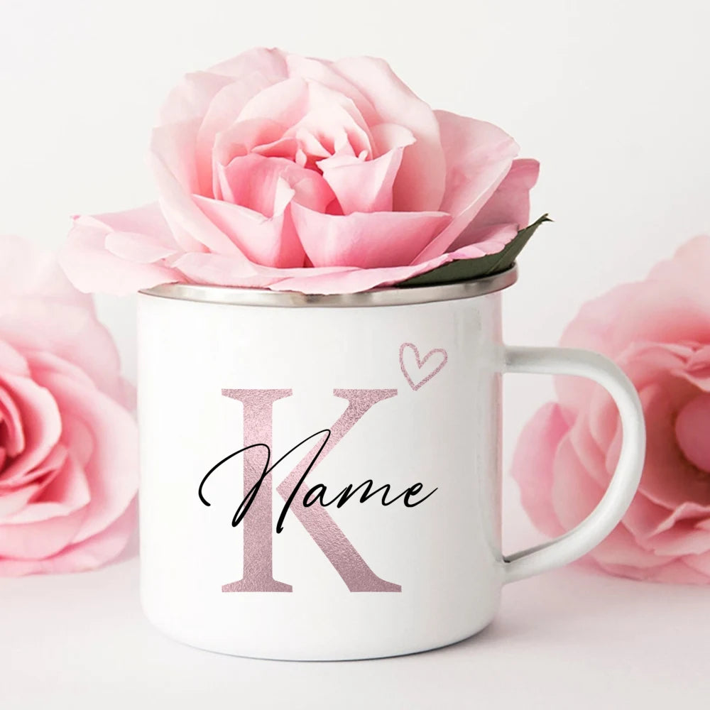 Caneca Personalizada com Inicial em Coração e Nome