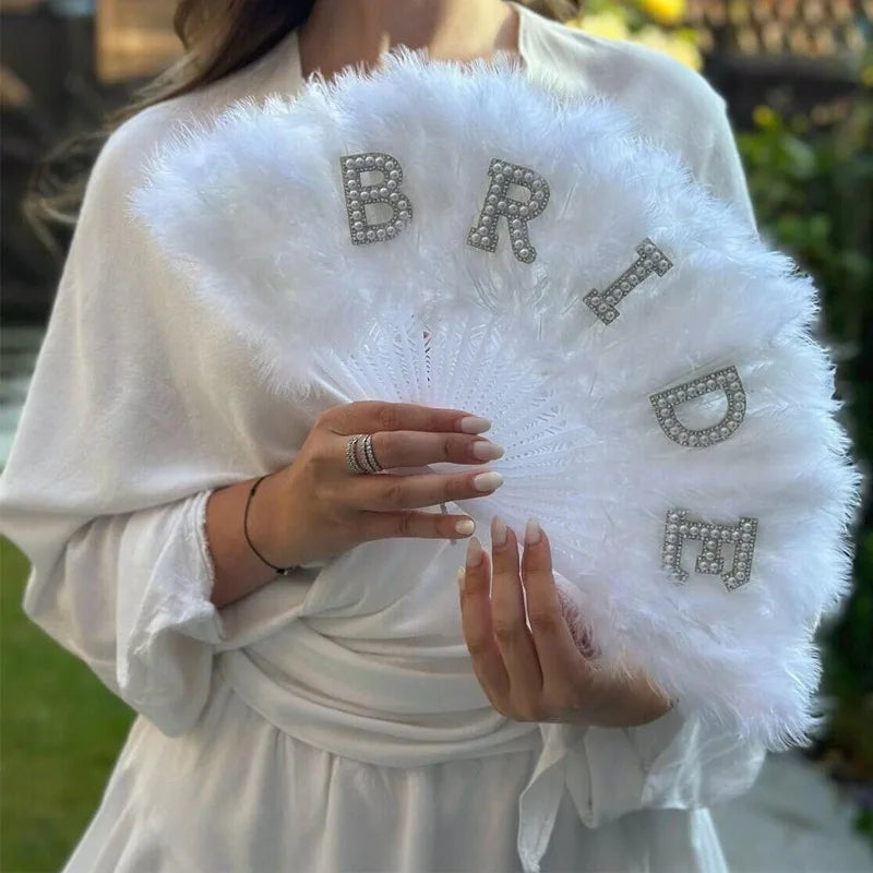 Leque Branco de Penas para Noiva – Acessório para Despedida de Solteira e Casamento