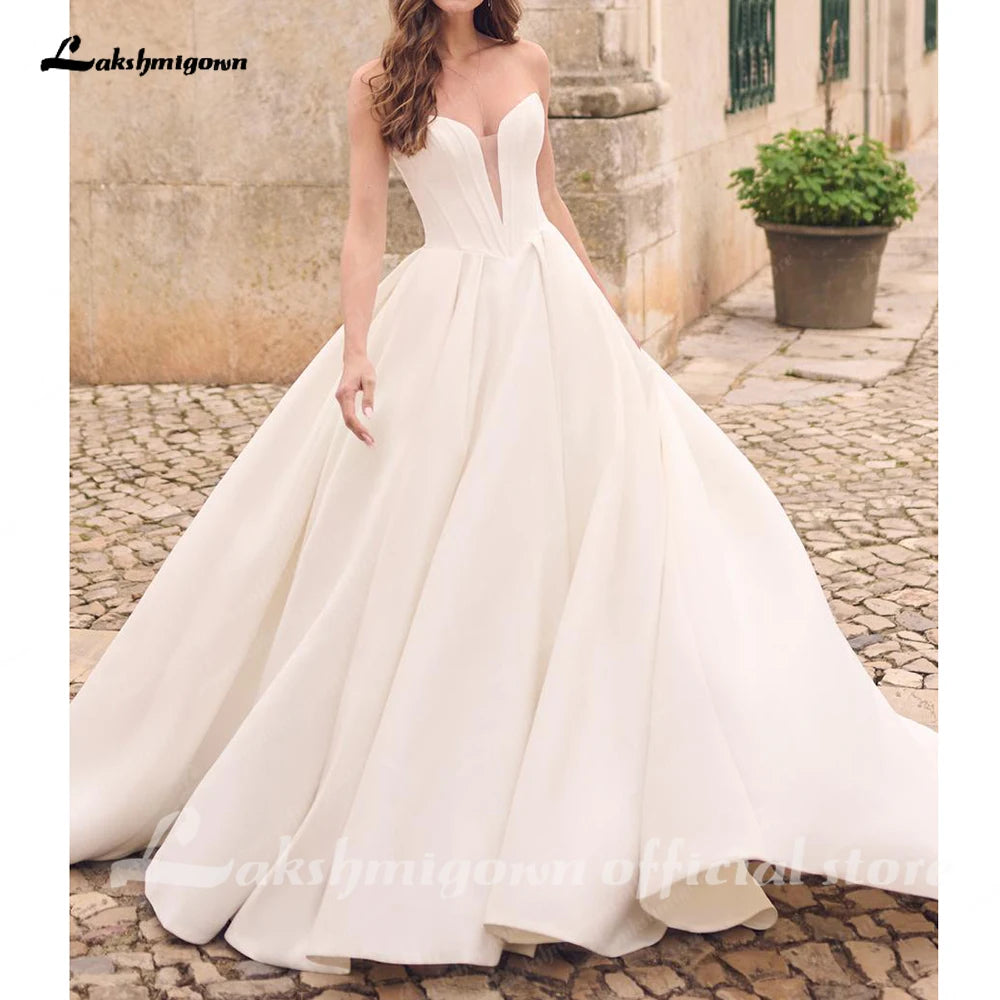 Vestido de Noiva A-Line em Cetim Crepe com Decote Ombro a Ombro