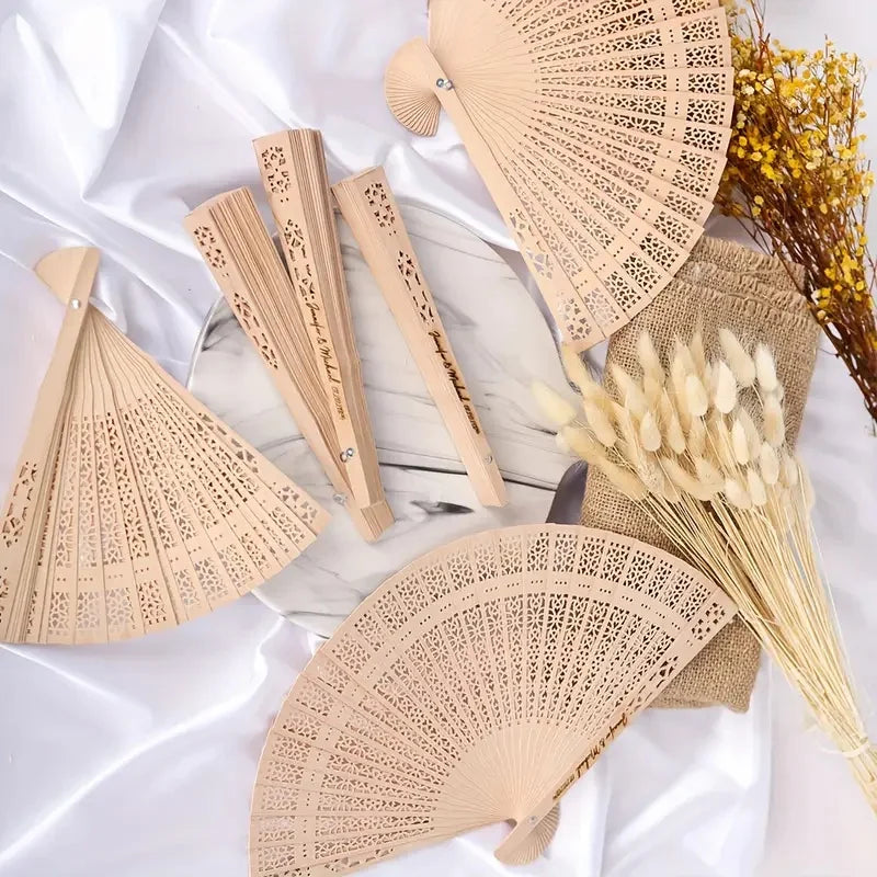 Leques de Madeira Personalizados para Casamento