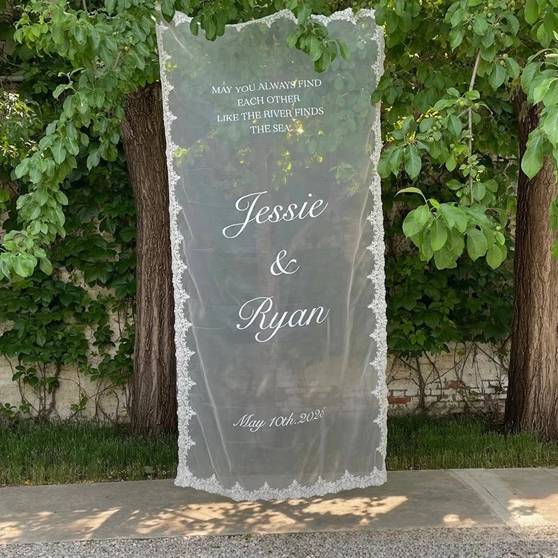 Placa de Boas-Vindas em Tecido com Renda Personalizada – Banner Elegante para Casamento