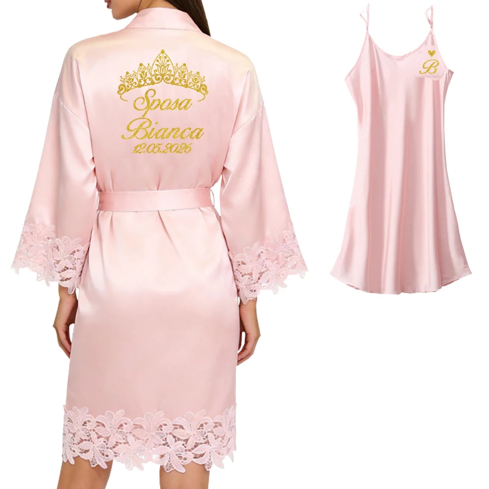 Robe Personalizado para Noiva – Com Nome e Data Bordados | Roupão de Cetim com Renda para Casamento
