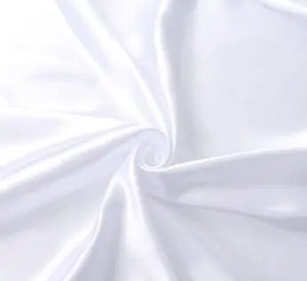 Vestido de Noiva em Cetim com Alças Finas, Bolsos e Costas Abertas